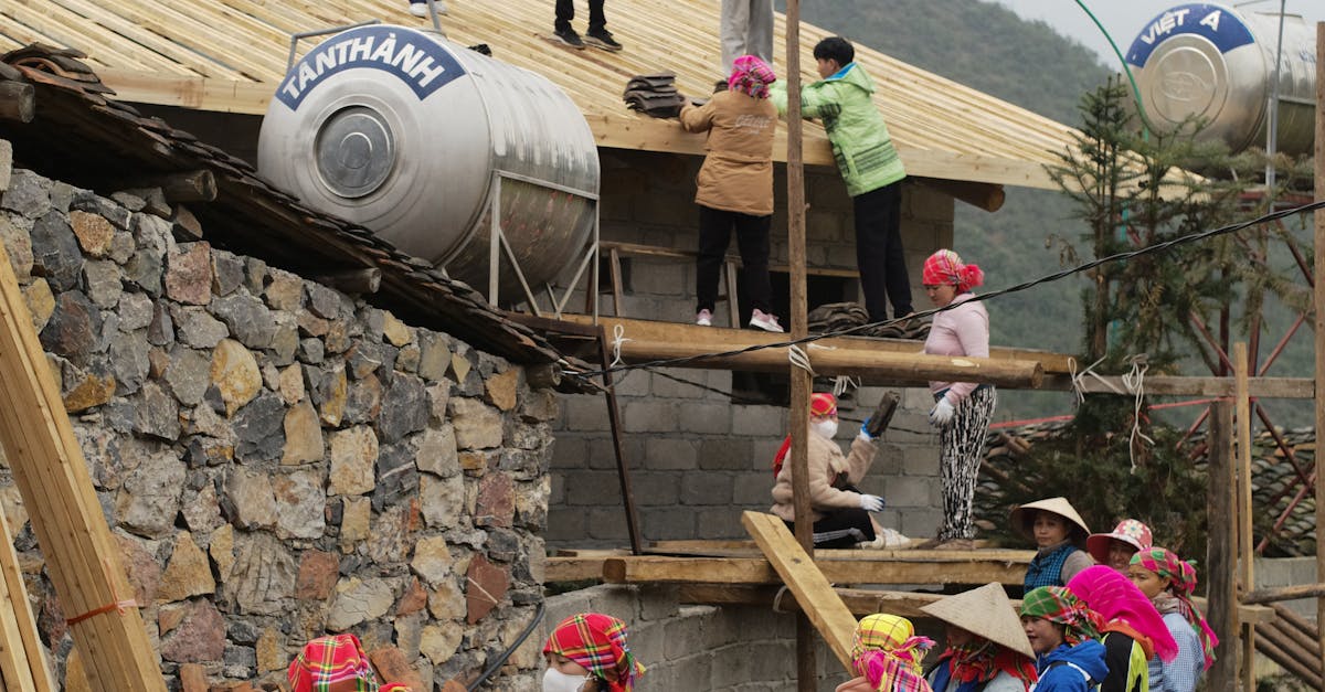 Comparing Traditional and Modern Tile Roofing Options