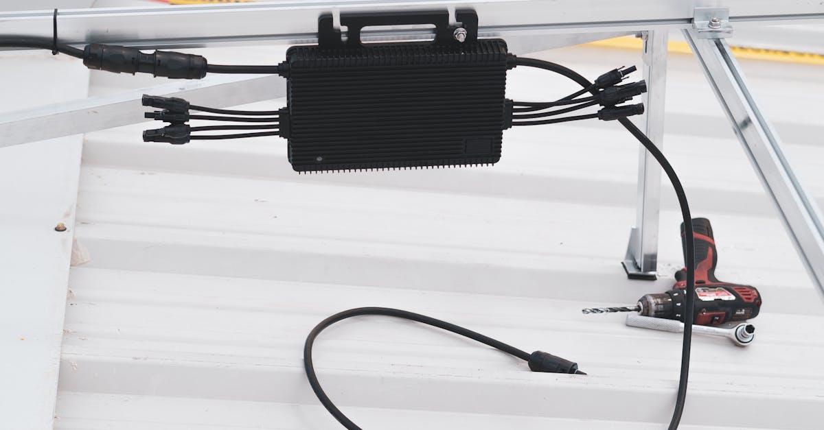 Pros and Cons of DIY Roof Repairs vs Hiring Professionals